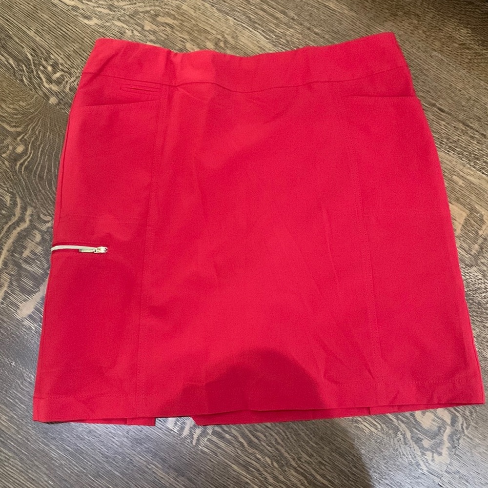 Chicos ZENERGY golf 1.5 red SKORT Fits More Like Chico's Size 1